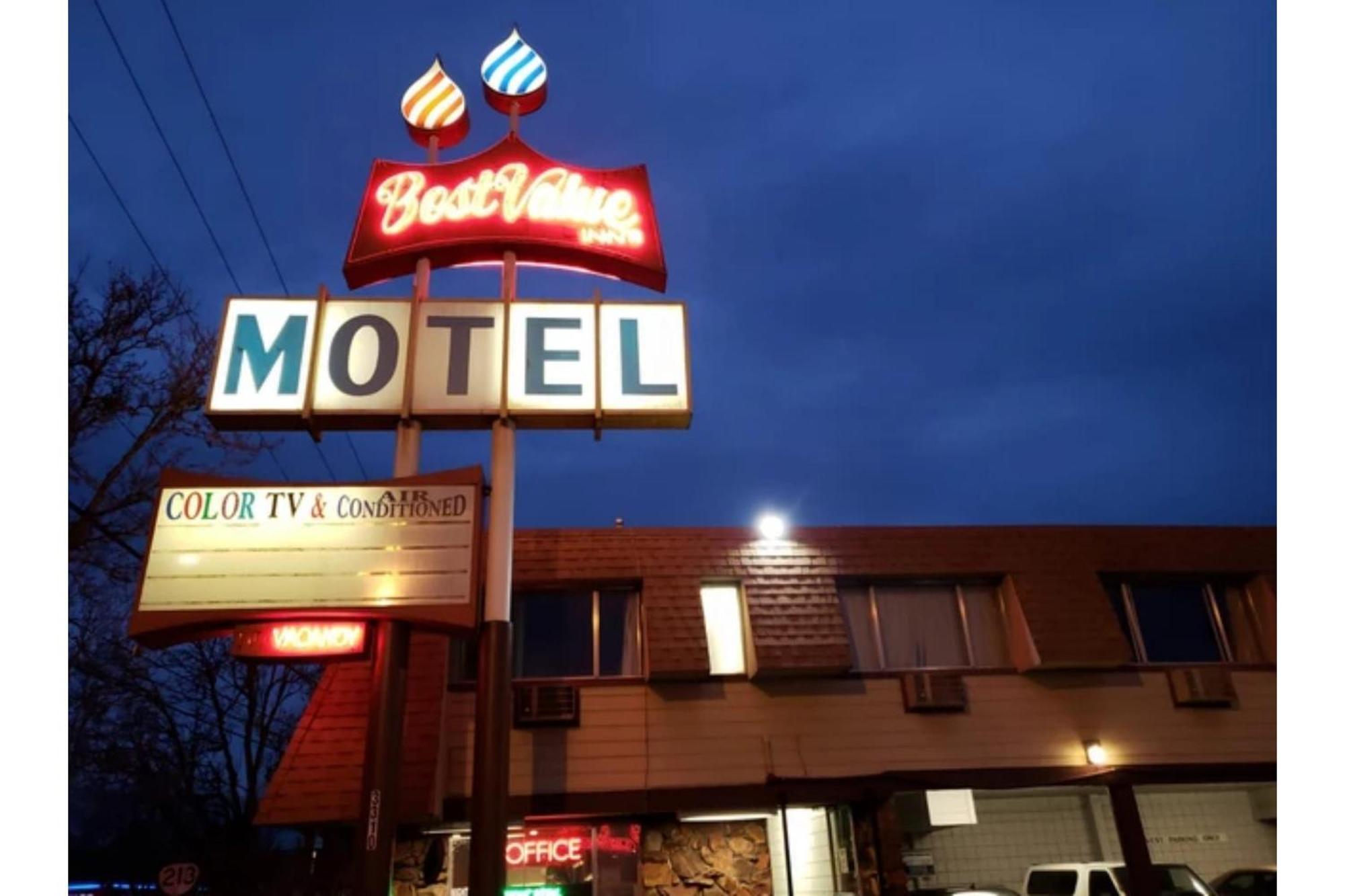 Best Value Inn By Oyo Portland Or South East Exterior photo