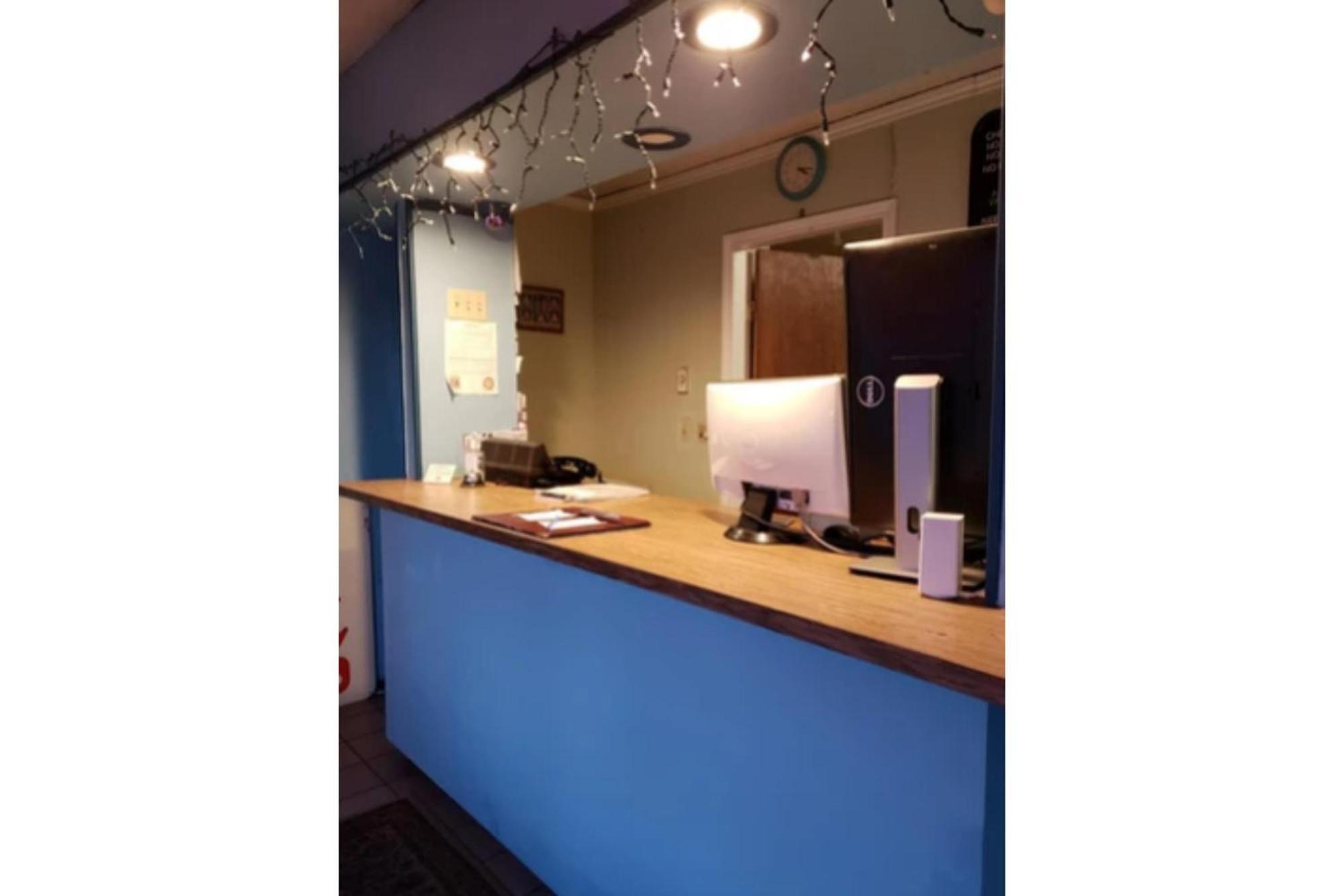 Best Value Inn By Oyo Portland Or South East Exterior photo