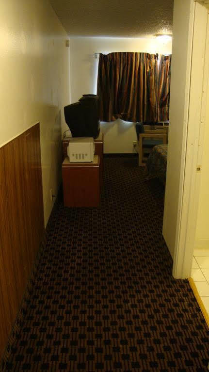 Best Value Inn By Oyo Portland Or South East Exterior photo
